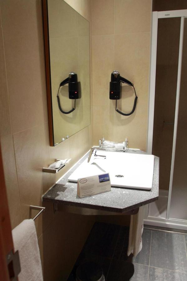 Hotel Comodoro Đảo Đảo Corvo Ngoại thất bức ảnh